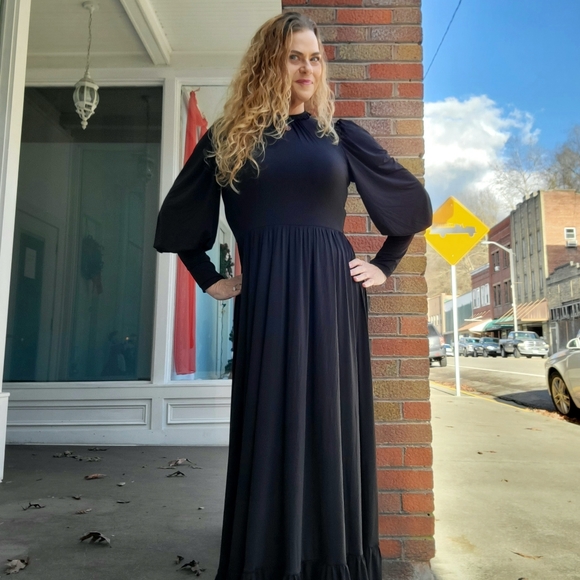 Meet your Posher, Erin - Picture 4 of 4